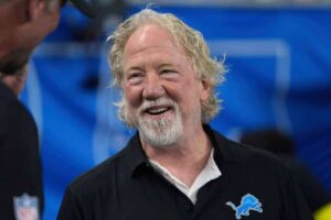 Read more about the article Timothy Busfield: Career Highlights and Recent Developments