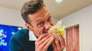 Read more about the article Ryan Seacrest Shares Hilarious Food Story on Wheel of Fortune